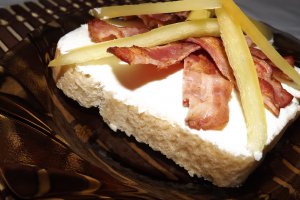 Sandvis cu bacon prajit