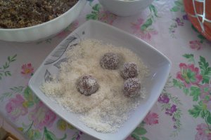 Bomboane de biscuiti cu Alune
