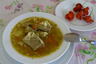 Ciorba cu costita de porc - Reteta savuroasa si satioasa