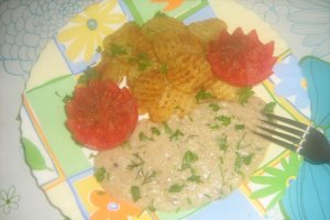 Cartofi la cuptor si sos de broccoli