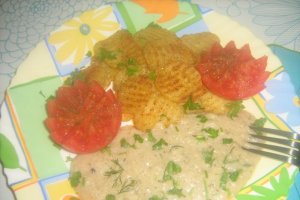Cartofi la cuptor si sos de broccoli