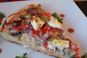 Pizza cu piept de pui