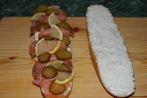 Sandvis cu somon afumat