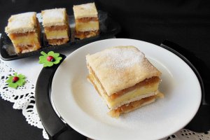Foi cu mere si crema de vanilie