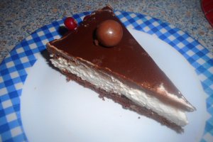 Tort cu mascarpone si ganache