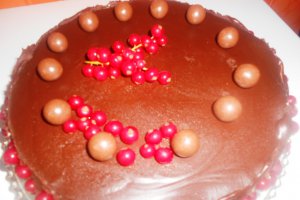 Tort cu mascarpone si ganache