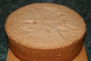 Tort cu crema de vanilie