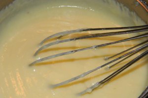 Tort cu crema de vanilie