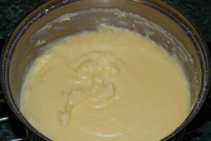 Tort cu crema de vanilie