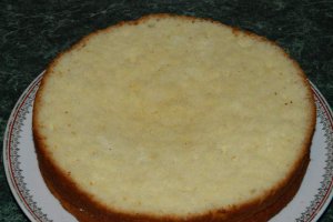 Tort cu crema de vanilie