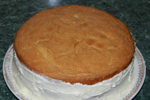 Tort cu crema de vanilie