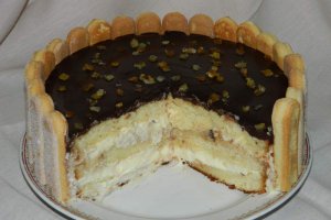 Tort cu crema de vanilie