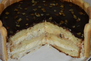 Tort cu crema de vanilie
