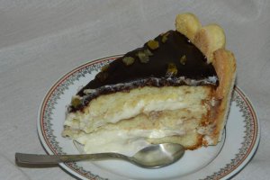 Tort cu crema de vanilie