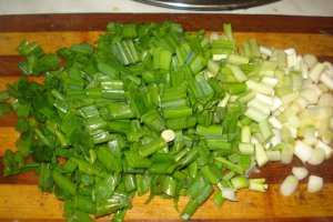 Coaste de porc cu ceapa verde la cuptor