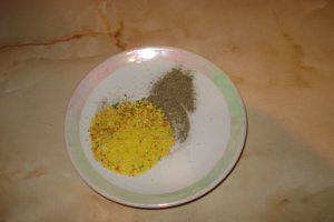 Cartofi la cuptor cu piept de pui si salata de sfecla cu hrean
