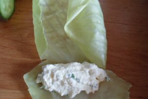 Rulouri de varza cu branza