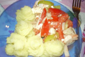 Salata asortata  cu piure de cartofi