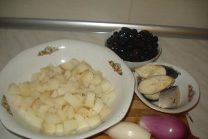 Salata cu macrou marinat