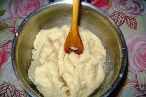 Eclere simple, reteta clasica si delicioasa pentru un desert savuros