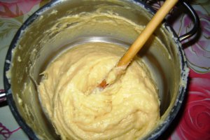 Eclere simple, reteta clasica si delicioasa pentru un desert savuros