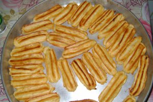 Eclere simple, reteta clasica si delicioasa pentru un desert savuros