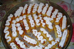 Eclere simple, reteta clasica si delicioasa pentru un desert savuros