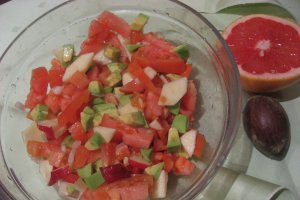 Salata de avocado cu grapefruit