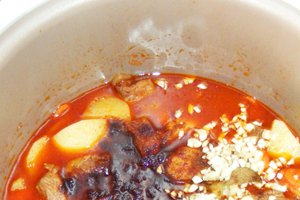 Gulyas de vita la Multicooker