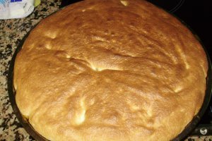 Tort cu mere caramelizate si frisca
