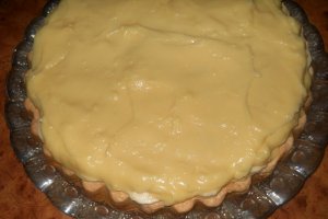 Tarta cu banane,nuci si crema de vanilie