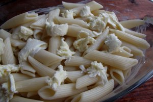 Penne rigate cu vinete si mozzarella