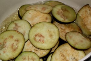 Penne rigate cu vinete si mozzarella