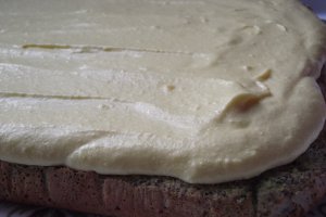 Delicioasa prajitura Tosca, cu blat cu mac si crema de vanilie