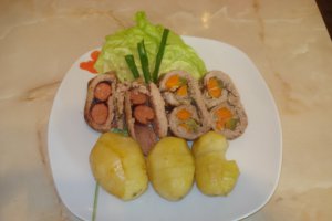 Rulada din muschiulet de vitel cu legume