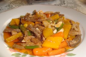 Ceafa de porc cu legume chinezesti