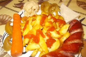 Cartofi prajiti cu carnati si muraturi
