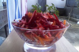 Salata de sfecla rosie