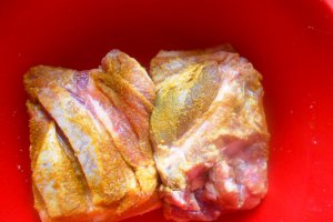 Piept de porc crocant la cuptor