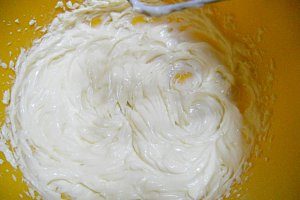 Biscuiţi cu nucă şi ciocolată