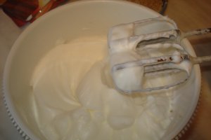 Tortulet cu doua creme