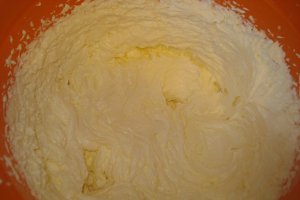 Tortulet cu doua creme