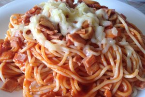Reteta de spaghete milaneze cu cascaval si ciuperci