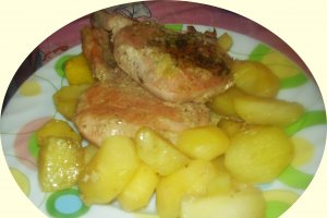 Cartofi la cuptor cu antricot aromat