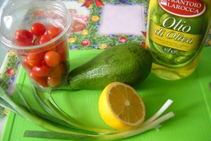 Salata de avocado