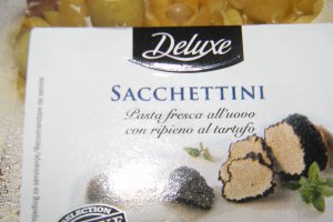 Sacchettini cu trufe, salam si rucola