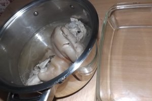 Rasol de porc cu garnitura de cus-cus si salata de sfecla