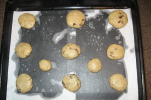 Biscuiti cu nuca si ciocolata