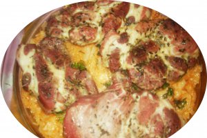Varza dulce cu cotlet de porc aromat la cuptor