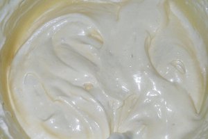Prajitura cu mousse de frisca si rom